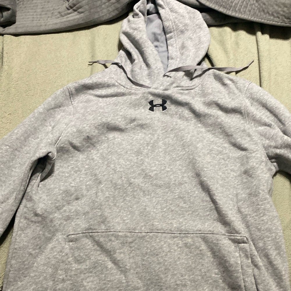 Men’s Small Under Armour Sweatshirt